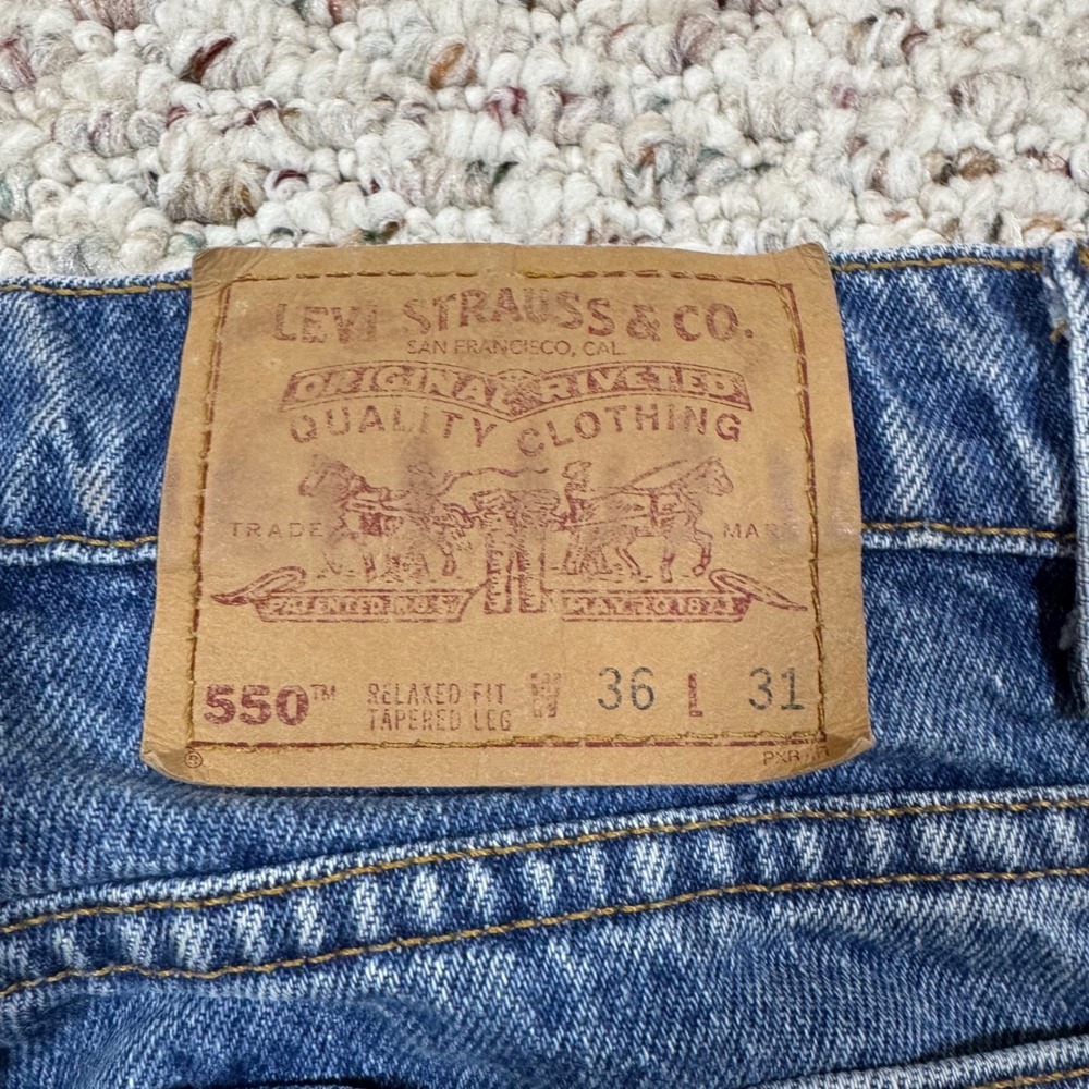 Levis 550 Relaxed Fit Tapered Leg Jeans Mens 36x31 Blue Vintage Made in USA - Picture 8 of 15